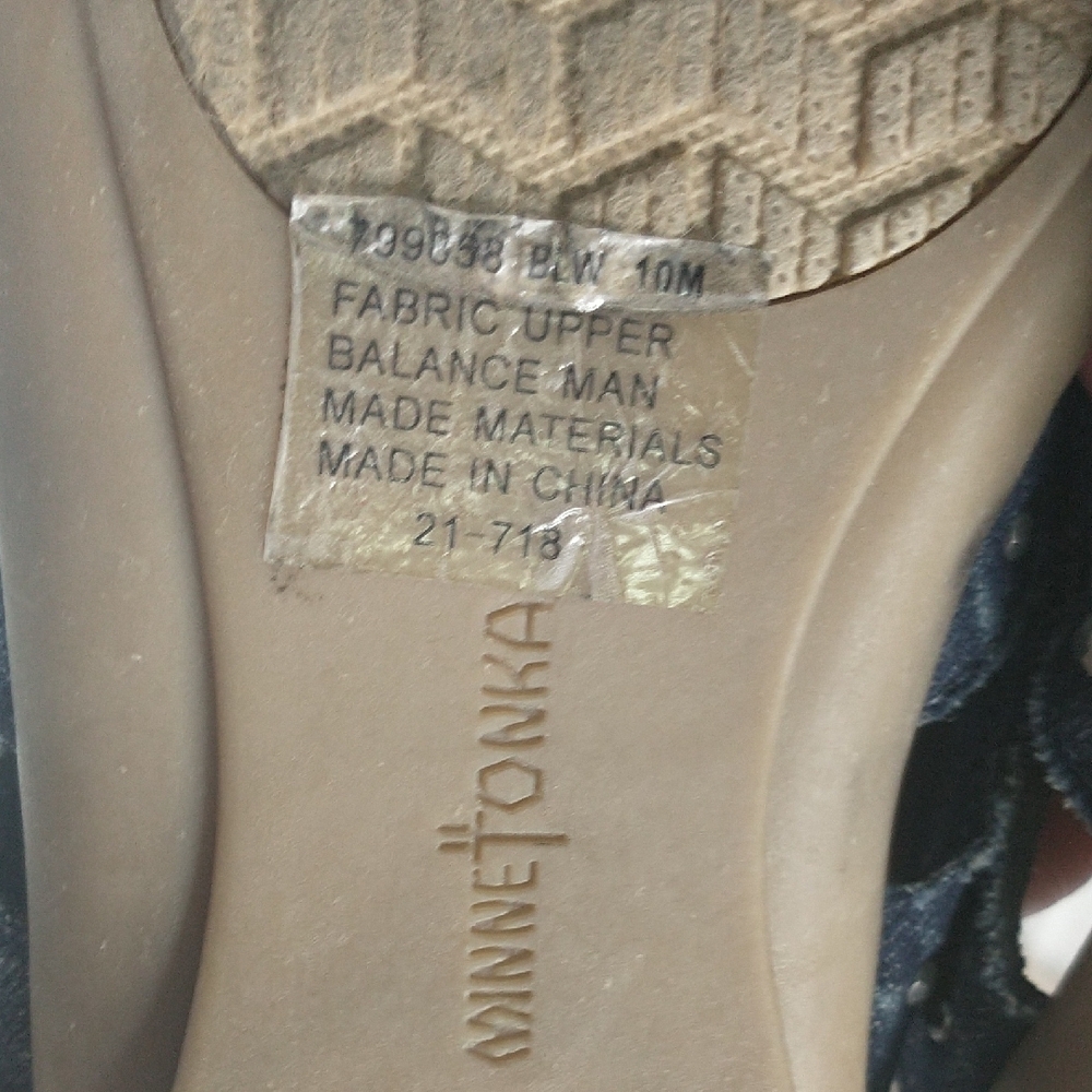 Minnetonka Denim Blue Sandals with Turquoise Details. SZ 10. Beautiful Condition - Picture 8 of 9